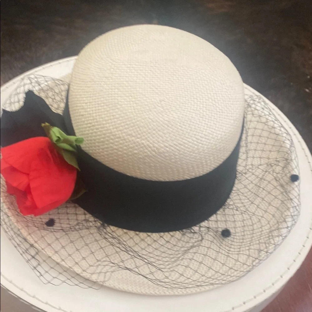 Betmar Black and White Wide-Brimmed Hat